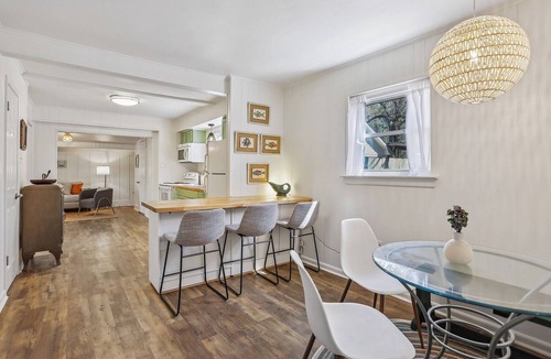 Covington House | Chic Converted Barn w/2 BR & 2.5 BA in Covington, LA
