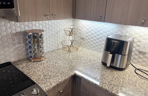 Downtown Fort Worth Apartment | Chic Downtown Retreat/Balcony, Pool, 75” TV