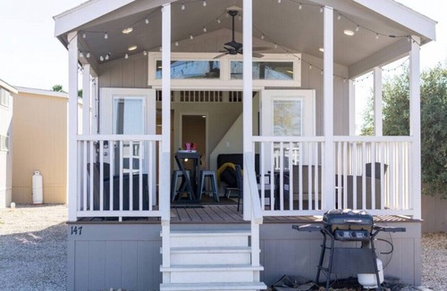 Ehrenberg House | Chic + Peaceful Tiny House on the Colorado River!