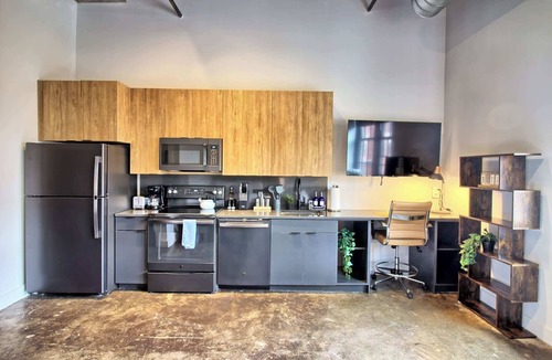 Midtown Hotel | Chic Ultramodern Studio Loft w/Designer Features