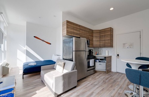 River West Apartment | Chicago Second Floor Studio by 747 Lofts
