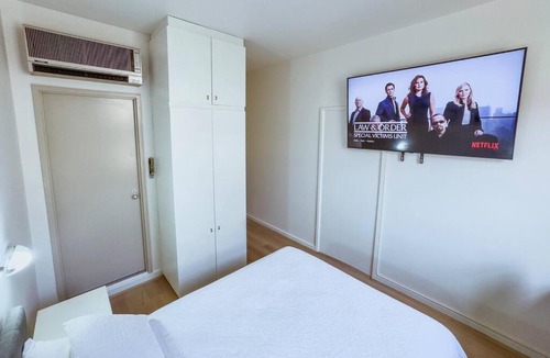Adelaide Central Business District Apartment | City Studio with Netflix Premium 4K and Memory foam bed