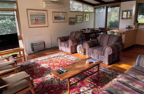 Merricks Beach House | Classic 70's -The Beach House