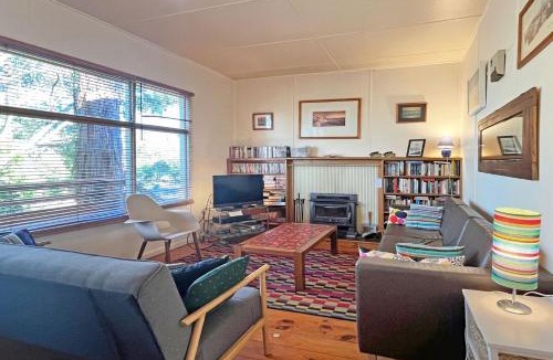 Skenes Creek House | Classic Aussie Beach House - BYO Linen