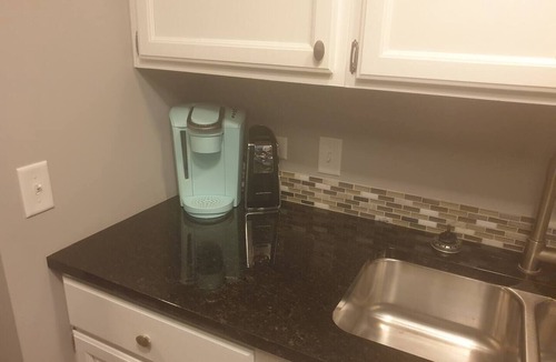Grand Island Condo | Classy Downtown 1 Bed Condo, free parking garage. Garage enter clearance 6'8"