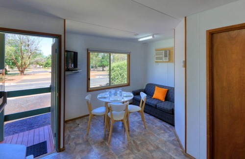 Cobar House | Cobar Caravan Park