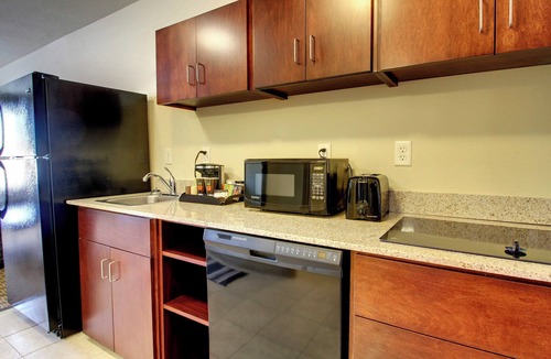 Harvey Hotel | Cobblestone Inn & Suites - Harvey