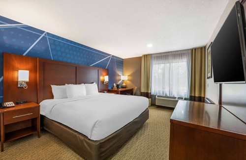 Council Bluffs Hotel | Comfort Suites Omaha East-Council Bluffs