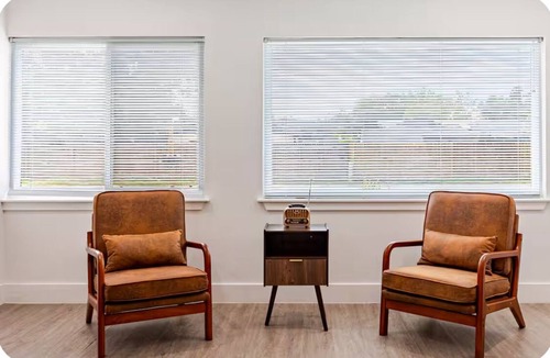 Goldenrod House | Comfortable & Quiet 2BR/2BA, Near Park Ave & Rollins, Extended Stays Welcome.