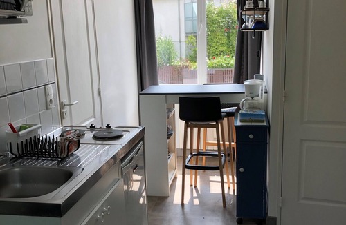 Maurepas Apartment | Comfortable studio - Garden and free parking