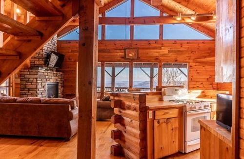 Ponca Condo | Compton Mountain Cabin w/Big Mountain Views