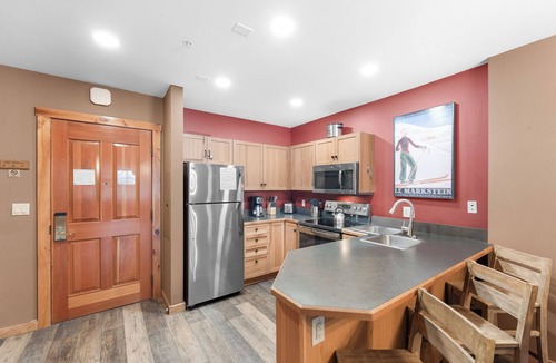 River Run Condo | Condo Overlooking Dercum Square, 2 Min Walk to Lifts, Shops & Dining!