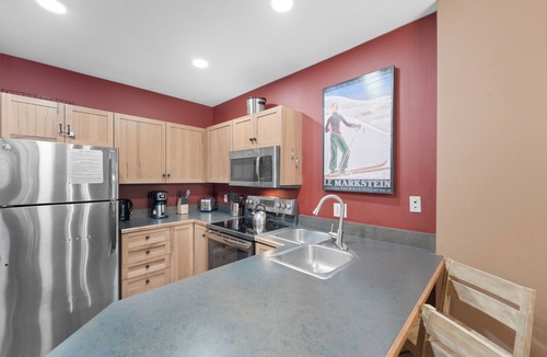 River Run Condo | Condo Overlooking Dercum Square, 2 Min Walk to Lifts, Shops & Dining!