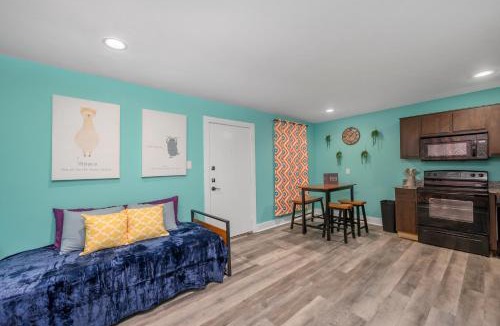 Braeswood Place Apartment | Convenient 1BR Unit Close to Shopping & Dining