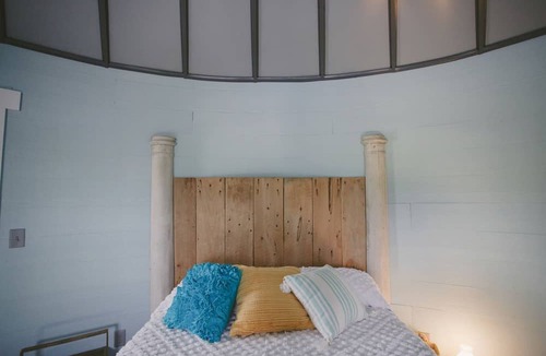 Alvan Cabin | Converted Grain Silo for Unique Glamping Accommodation in Alvin, Illinois