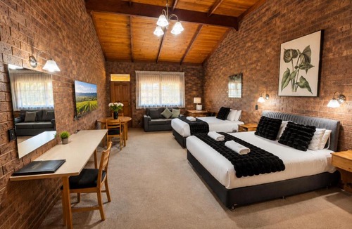Comaum Hotel | Coonawarra Place Motor Inn