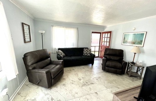 Huron House | Cottage 300 steps from a private beach & minutes from Cedar Point & Sportsforce