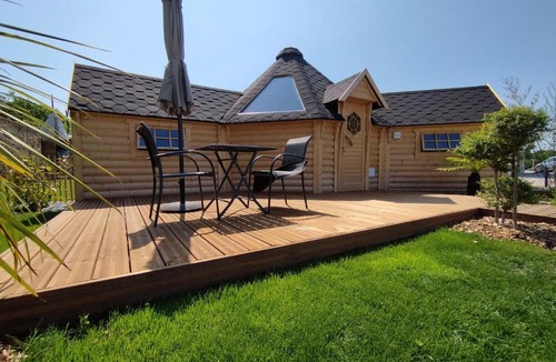 Avranches House | Cottage climatisé avec baignoire SPA 2 personnes