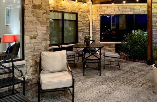 Appleton Hotel | Country Inn & Suites by Radisson, Appleton Airport - Fox River Mall Area