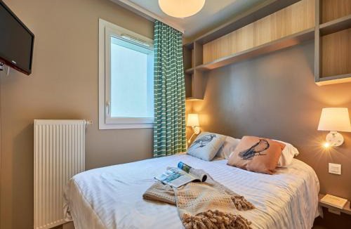 Courseulles-sur-Mer Apartment | Courseulles Coastal Apartment for 4