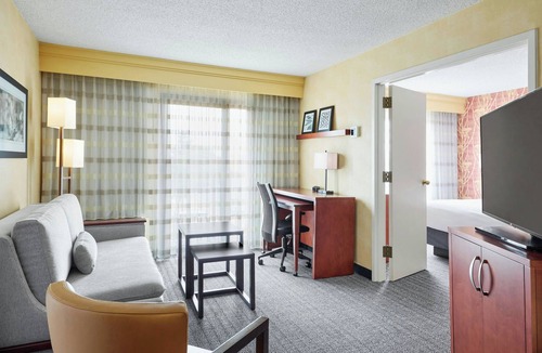 Clive Hotel | Courtyard by Marriott Des Moines West Clive