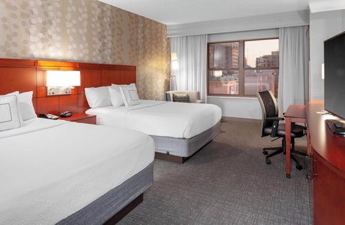 Downtown Memphis Hotel | Courtyard by Marriott Downtown Memphis