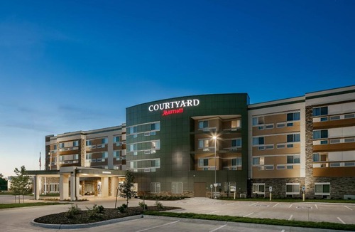 Bellevue Hotel | Courtyard by Marriott Omaha Bellevue at Beardmore Event Center