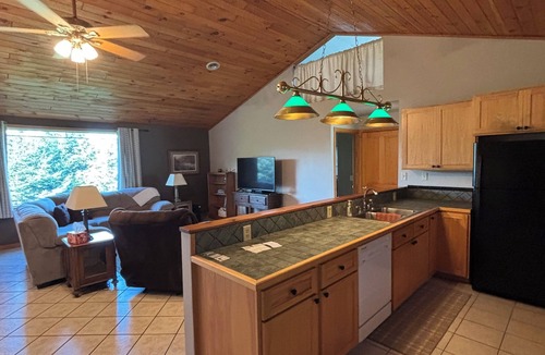 Oliver House | Cozy and Comfortable 2-bedroom in Oliver