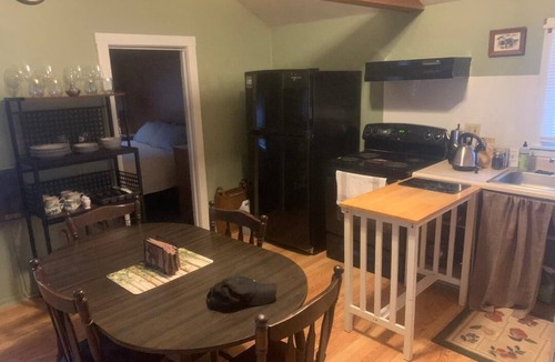Bomoseen House | Cozy bungalow with lakeview on quiet road and private setting