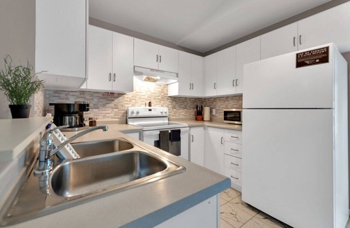 Burlington Apartment | Cozy & Comfortable, Downtown, Parking | TJSI