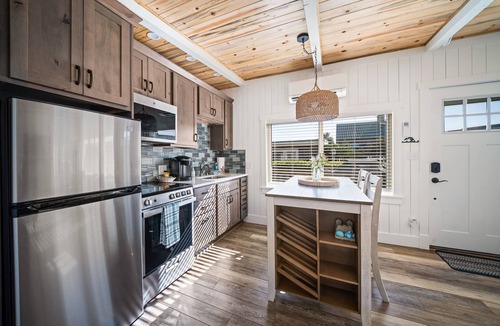 Pacific Beach Cottage | Cozy Cottage Steps from Beach
