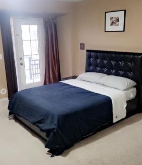 Mount Pleasant House | Cozy jets empire