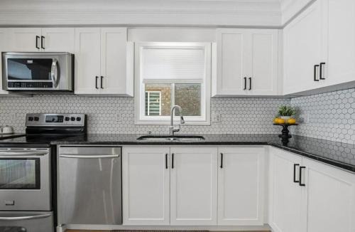 Kitchener House | Cozy Kitchener-Waterloo Home