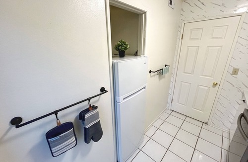 La Habra Heights House | Cozy Modern Suite With Pool near Disney-Knotts-Universal Studios And More