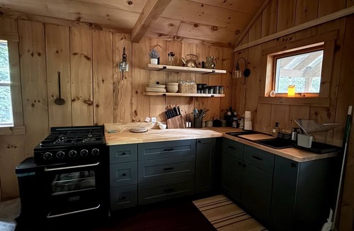 East Arlington Cabin | Cozy Mountain Cabin in Sunderland, VT