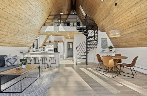 Monument Cabin | Cozy Private A-Frame Retreat/Hot Tub/w-Views