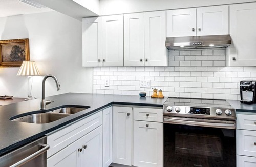 West Hartford Condo | Cozy Retreat in Quechee Woods - Sugar Hill 2D
