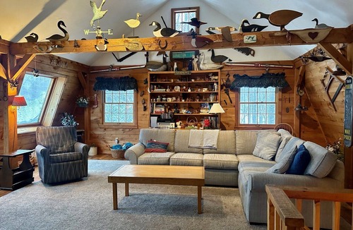 Stratton Mountain House | Cozy ski house off Stratton access road. 5-8 min to all seasons at Stratton!