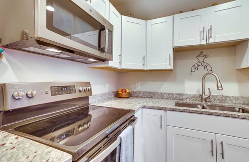 Swanton Apartment | Cozy Solar-Powered Loft: Walk to Lake Champlain!