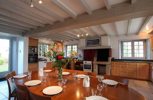 Digulleville Cottage | Cozy stone house with garden, pets allowed in La Hague