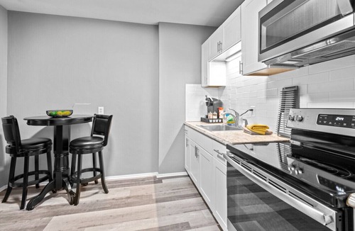 St. Charles Historic District Apartment | Cozy Studio Oasis Blocks from Main Street