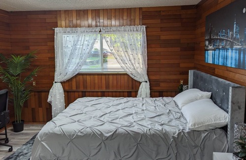 Federal Way Apartment | Cozy studio with private entrance, free WLAN and private parking space.