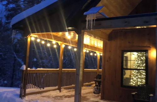 Woodford Cabin | Cozy, welcoming, 3-bedroom cabin abutting the Green Mountain National Forest!