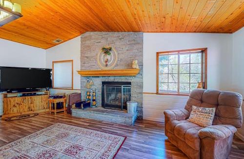 Crestline House | Creekside Cabin