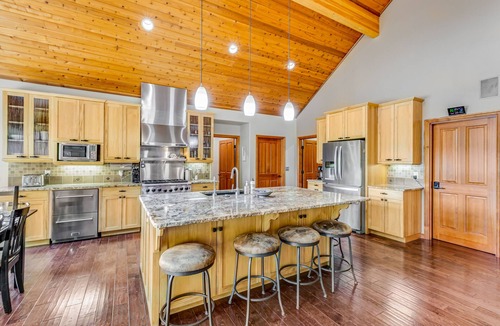 Sedro-Woolley House | Custom lakefront gem with private dock, hot tub, firepit, & chef's kitchen