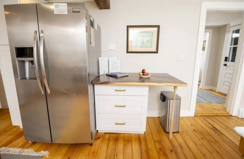 Brandon House | Cute, Renovated Historic Home on River, Walk to Downtown