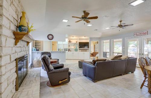 Temple House | Deck + Cliffside Belton Lake Views: Temple Retreat
