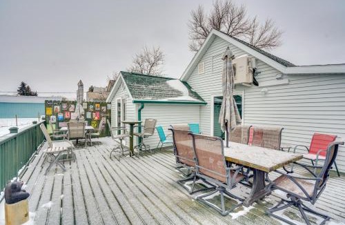 McClusky House | Deck + Fenced Yard: Quiet McClusky Retreat!