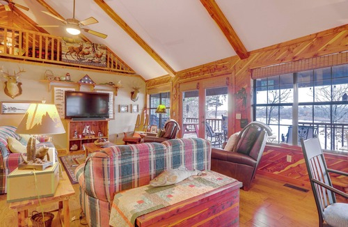 Greers Ferry Cabin | Deck & Fire Pit: Waterfront Cabin in Greers Ferry!