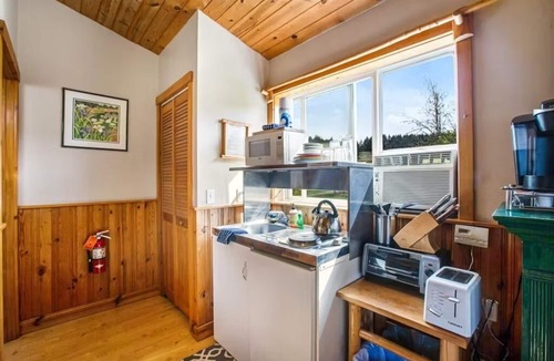 Deer Harbor Apartment | Deer Harbor Cottage on the Bluff